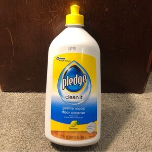 Pledge Clean It Gentle Wood Floor Cleaner Lemon, 27oz